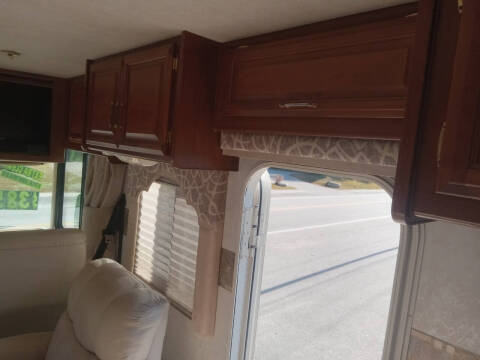 2002 Freightliner XC Chassis