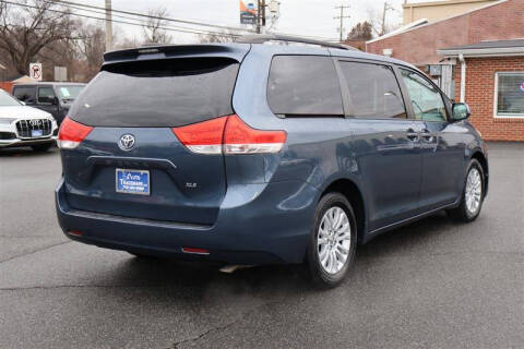 2014 Toyota Sienna XLE 8-Passenger