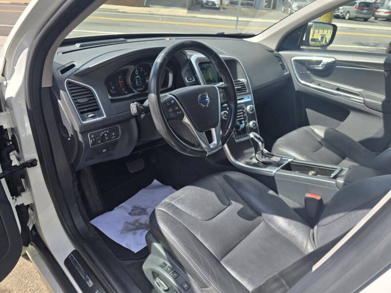 2016 Volvo XC60 T5 Platinum
