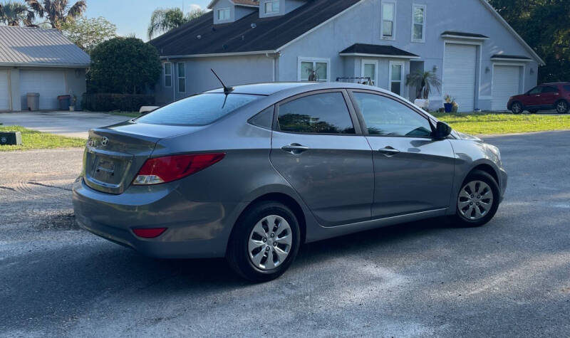 2017 Hyundai Accent SE - Photo 6