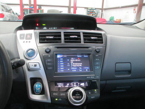 2014 Toyota Prius v Five