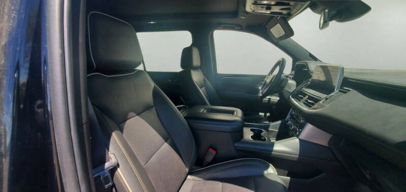 2023 GMC Yukon XL SLT