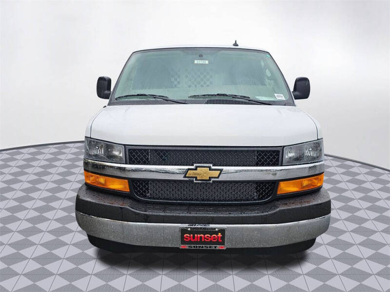2025 Chevrolet Express 2500