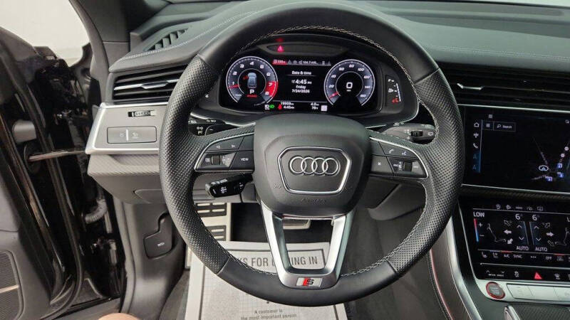 2024 Audi SQ8 4.0T quattro Premium Plus
