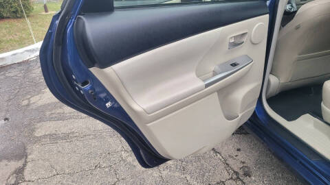 2014 Toyota Prius v Five
