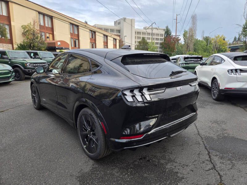 2025 Ford Mustang Mach-E GT