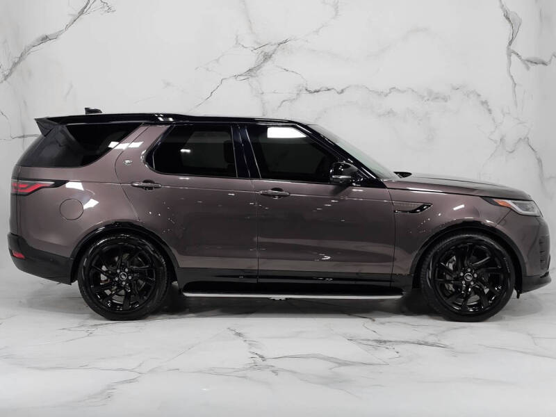 2024 Land Rover Discovery P300 Dynamic SE