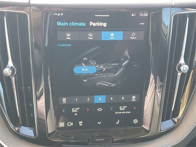 2025 Volvo XC60 B5 Plus Dark Theme