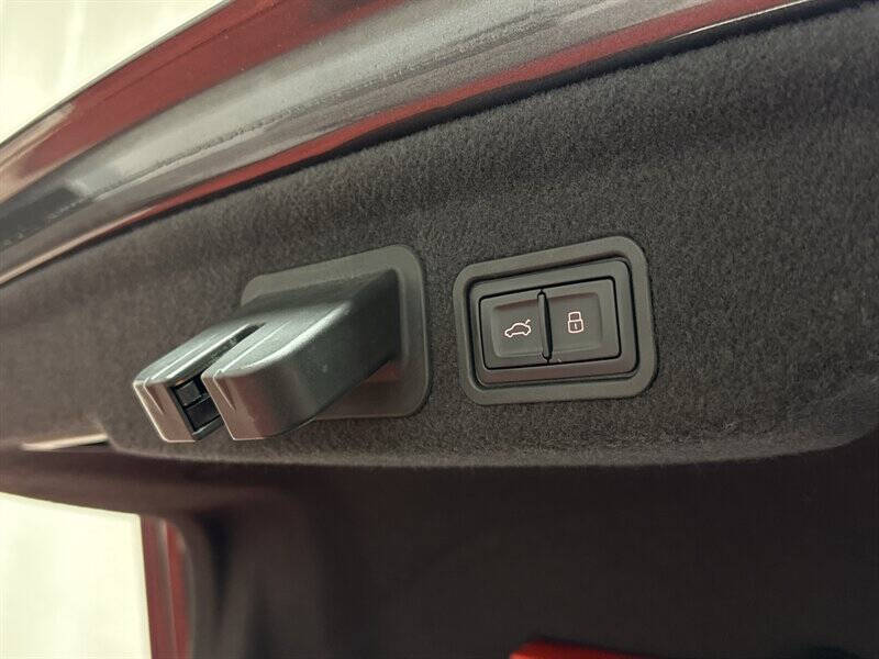 2015 Audi S8 4.0T quattro