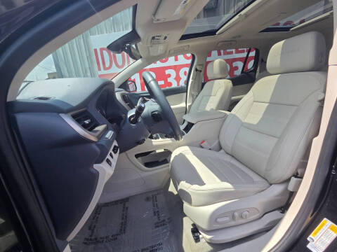 2023 GMC Acadia Denali