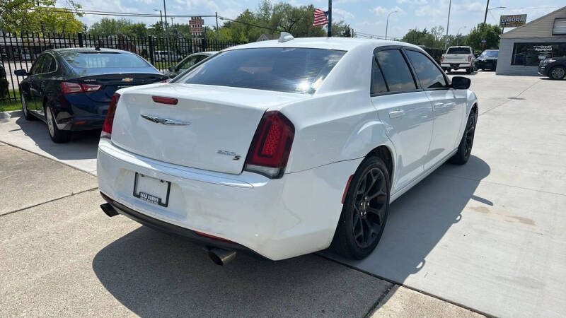 2019 Chrysler 300 S