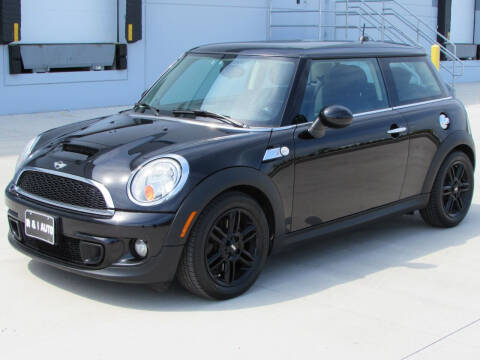 2013 MINI Hardtop for sale at R & I Auto in Lake Bluff IL