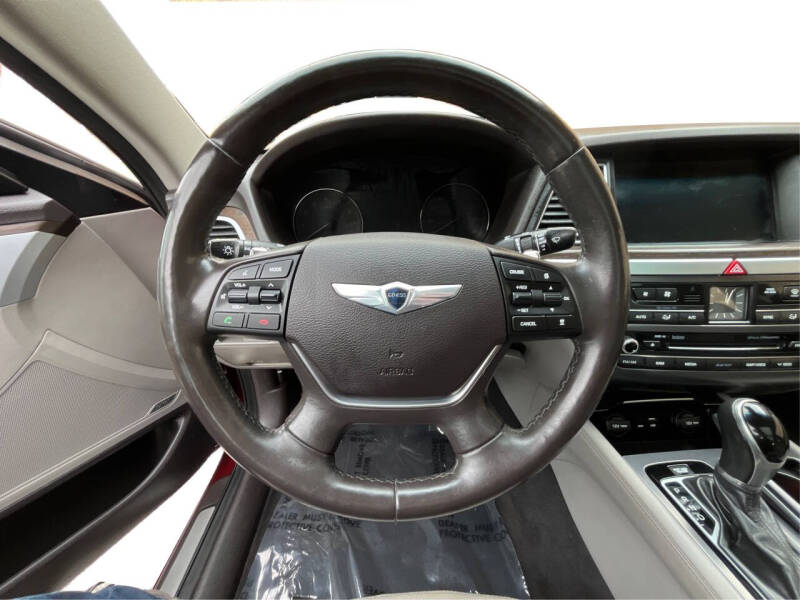 2015 Hyundai Genesis Base photo 17