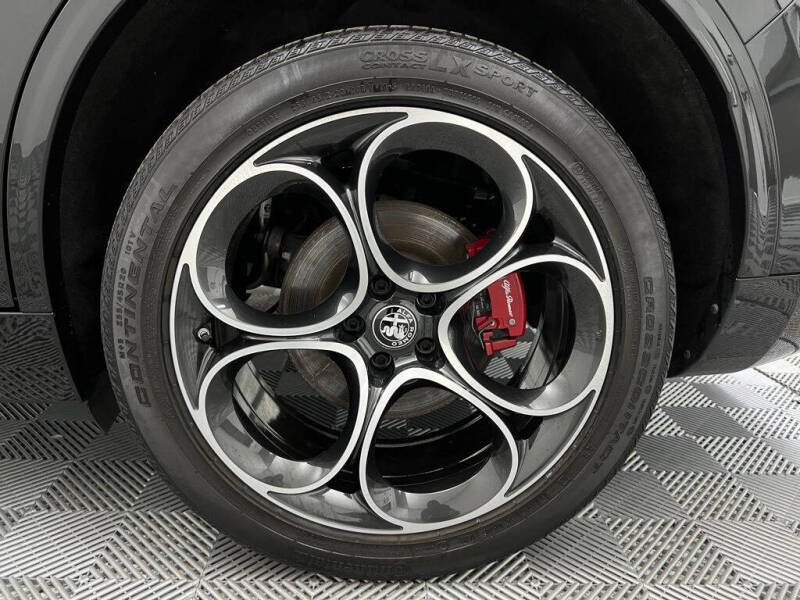 2022 Alfa Romeo Stelvio Veloce