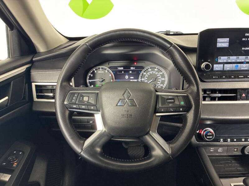 2022 Mitsubishi Outlander SE