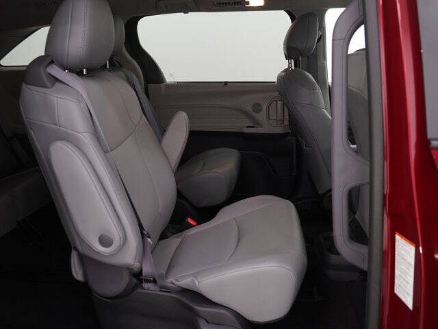 2024 Toyota Sienna XLE 7-Passenger