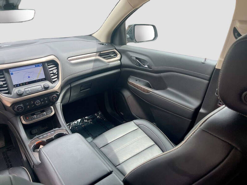 2022 GMC Acadia Denali
