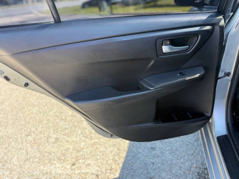 2017 Toyota Camry SE