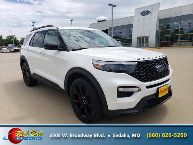 2023 Ford Explorer ST's photo
