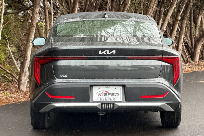 2025 Kia K4 LX
