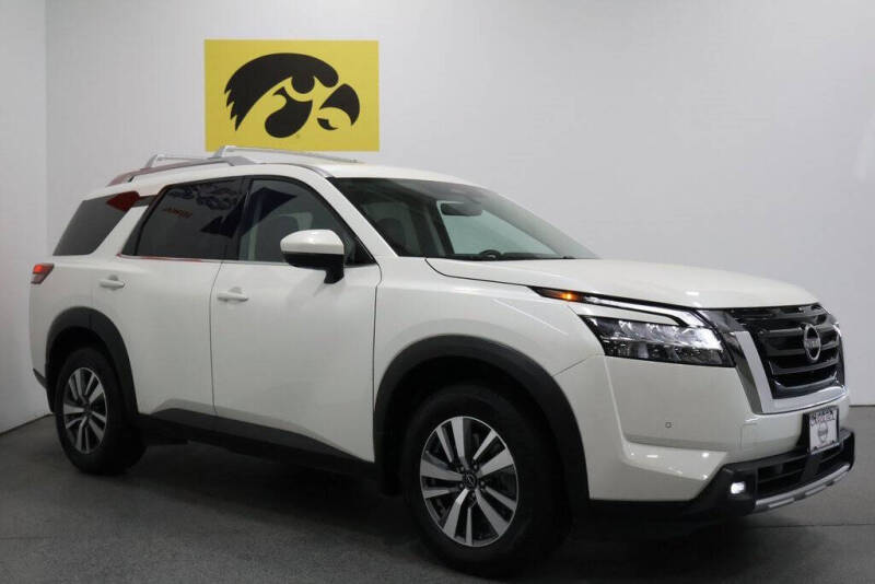 2023 Nissan Pathfinder SL