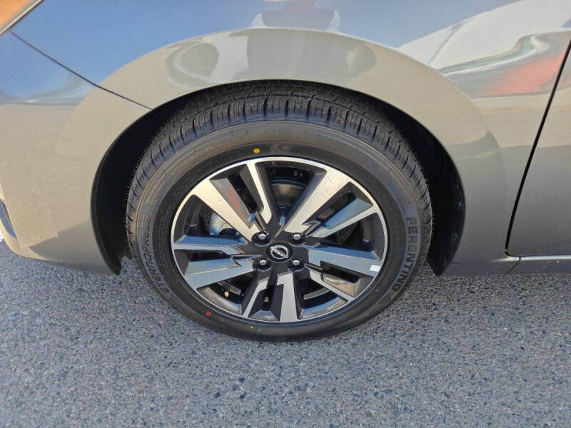 2025 Nissan Versa SV