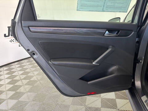 2020 Volkswagen Passat R-Line