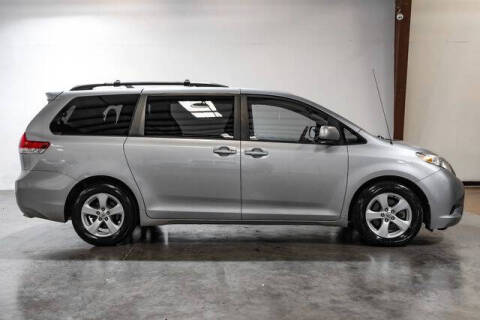 2012 Toyota Sienna LE 8-Passenger