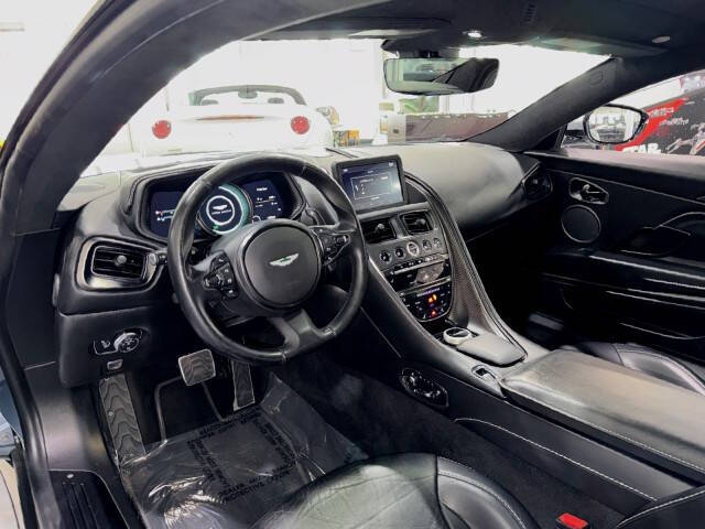 2019 Aston Martin DB11 V8