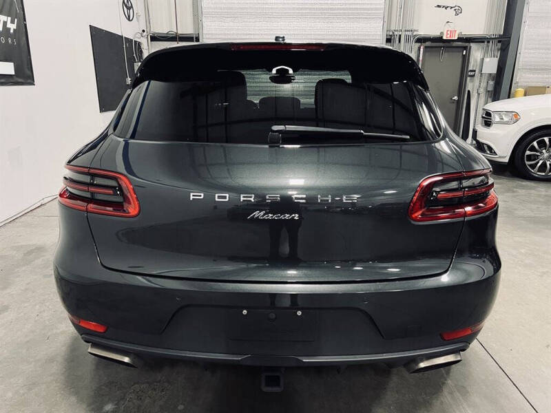 2017 Porsche Macan