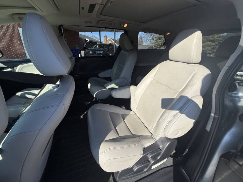 2020 Toyota Sienna XLE Premium 7-Passenger