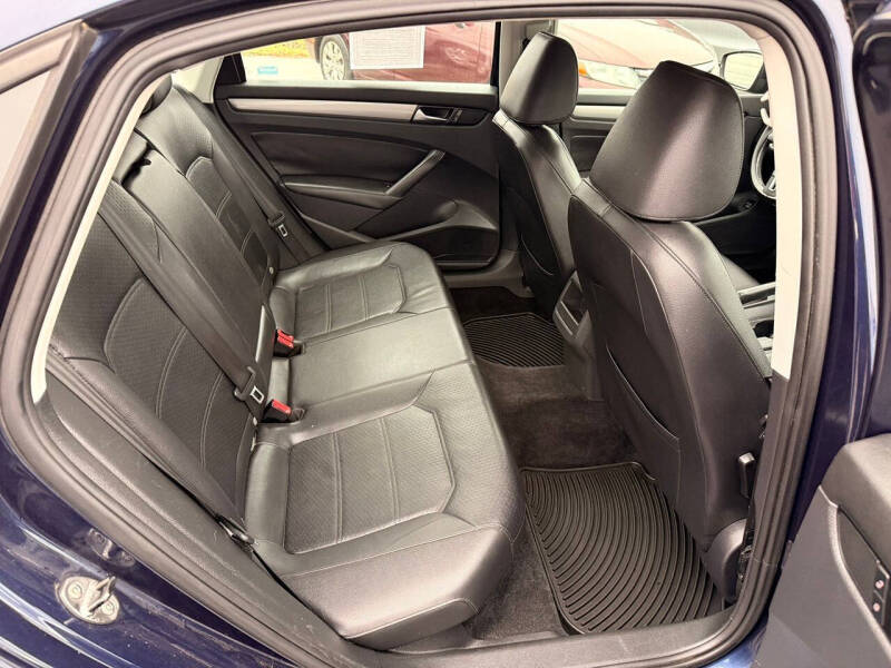 2014 Volkswagen Passat 1.8T Wolfsburg Edition PZEV