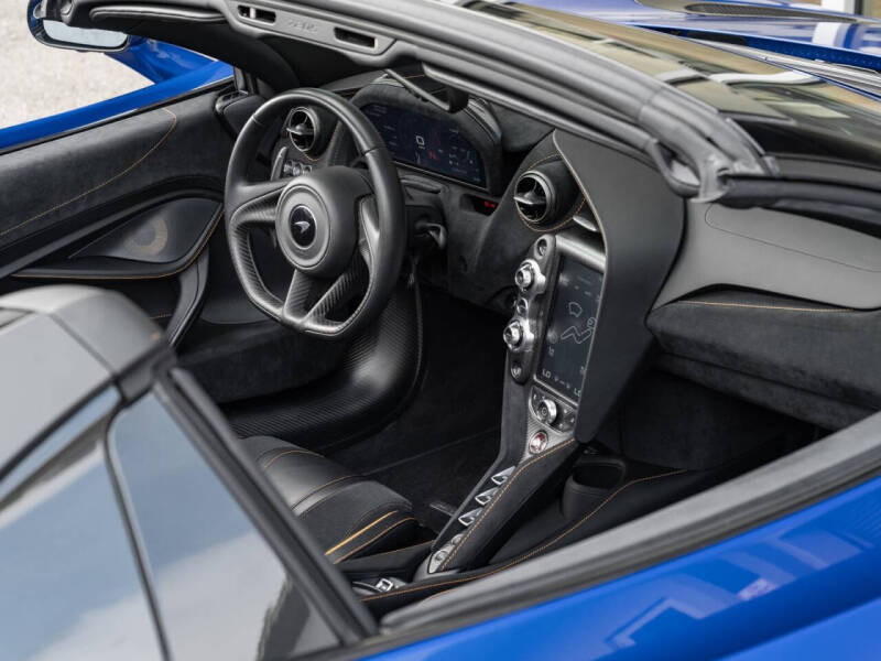 2020 McLaren 720S Spider Luxury