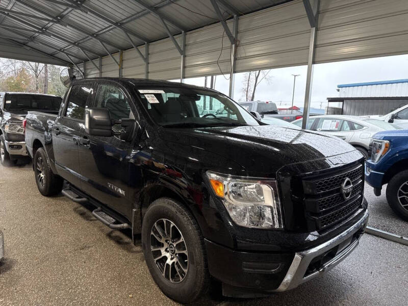 2024 Nissan Titan SV