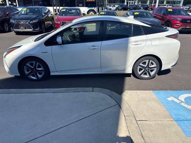 2018 Toyota Prius Three Touring