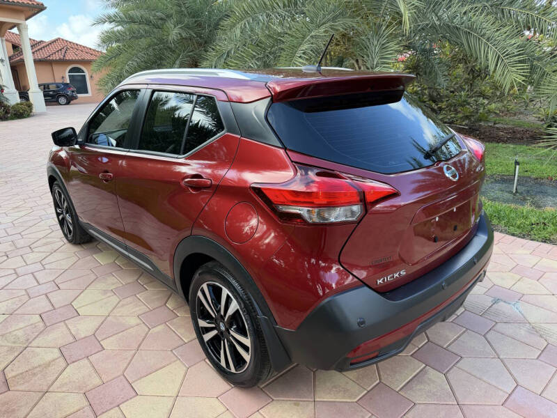 2020 Nissan Kicks SR