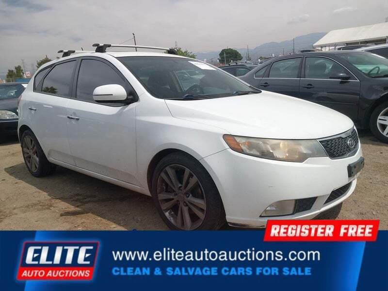 White 2012 Kia Forte5 SX SX 4dr Hatchback 6A 1