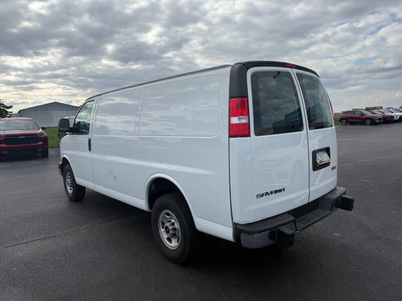 2022 GMC Savana 2500