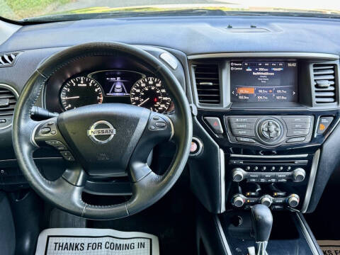2018 Nissan Pathfinder SV