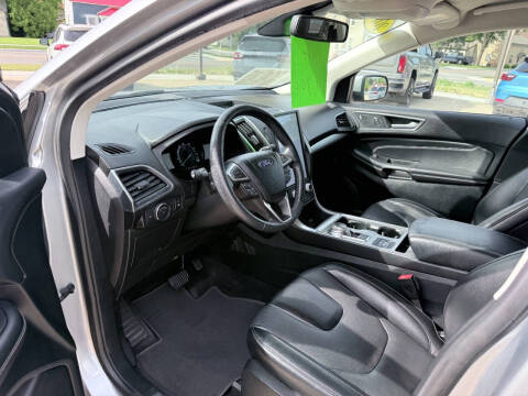 2022 Ford Edge Titanium