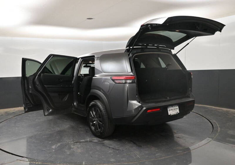 2023 Nissan Pathfinder S