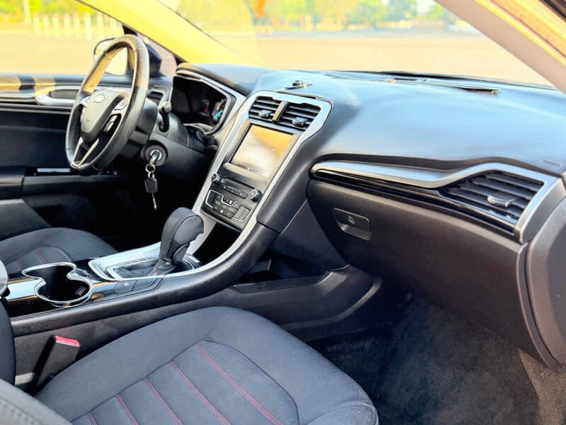 2016 Ford Fusion Hybrid SE