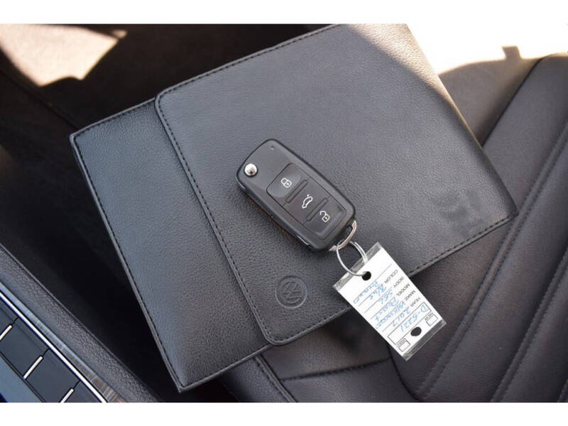 2017 Volkswagen Passat 1.8T SEL Premium