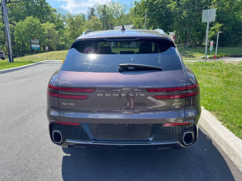 2023 Genesis GV70 2.5T Standard
