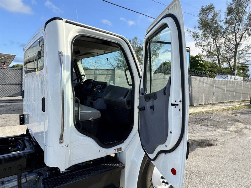 2018 Freightliner M2 106