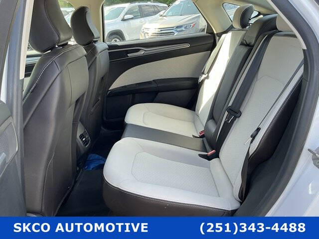 2020 Ford Fusion SE