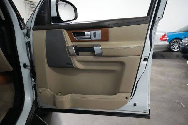2016 Land Rover LR4 HSE LUX