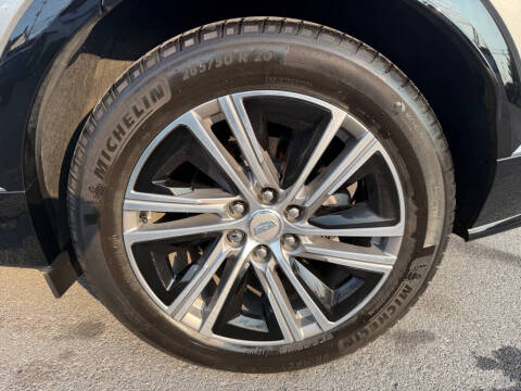 2024 Cadillac LYRIQ Luxury 1