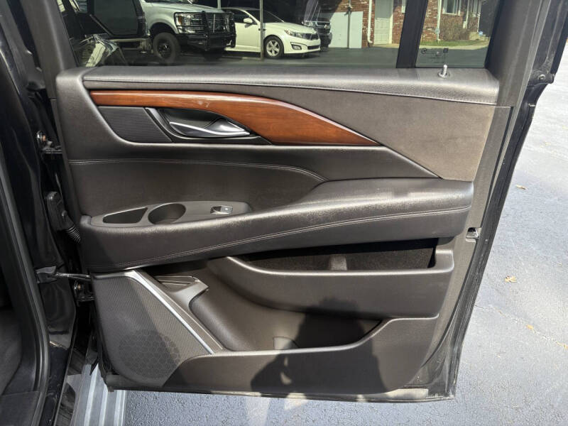 2017 Cadillac Escalade ESV Luxury