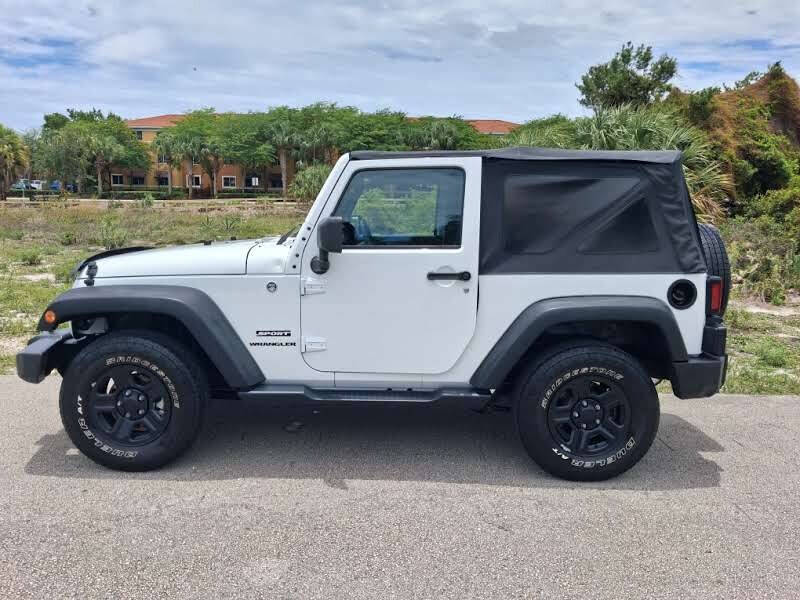 2015 Jeep Wrangler Sport's photo